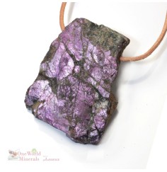 One World Minerals - Purpurit, eine Seite handpoliert, die andere Seite natur, Unikate, gebohrt, Größe M