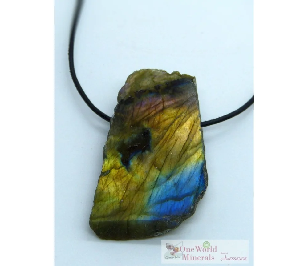 One World Minerals - Labradorit, eine Seite handpoliert, die andere Seite natur, Unikate, gebohrt