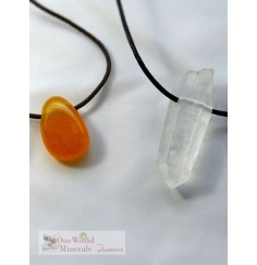 One World Minerals - Therapiestein Anhänger-Set "Auf die Beine"