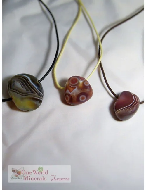 One World Minerals - 2 grau gebänderte Achate & 1 Augenachat aus Botsuana