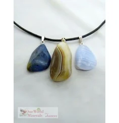 One World Minerals - Dumortierit, Botsuana-Achat & Chalcedon, mit Silberschlaufe (925) im Set