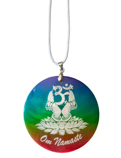 Halskette "Om Namaste" Muschel Airbrush rainbow 5cm