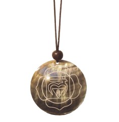 Halskette - Muschel mit Gravur - Muladhara Chakra- 4cm