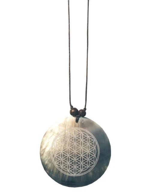 Muschelschmuck mit Gravur "Blume des Lebens" 6cm
