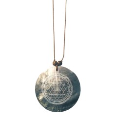 Halskette - Muschel mit Gravur - Sri Yantra- 6cm