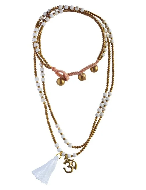 Halskette "Om" Howlith- und Messingperlen 55cm