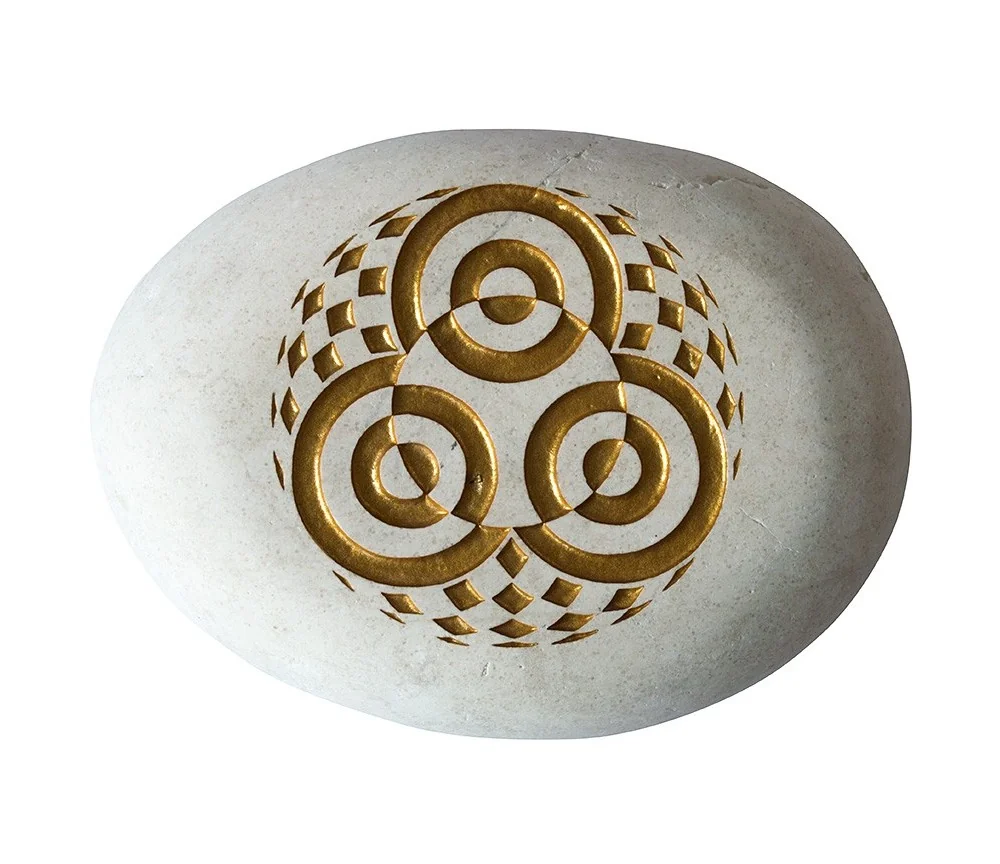 Flußstein "Kornkreis Ammersee" weiß/gold 9cm