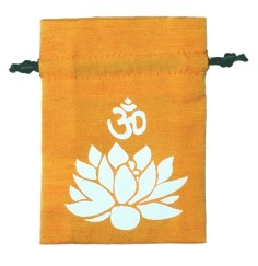 Baumwollsäckchen "Om Lotus" saffran 8x11cm