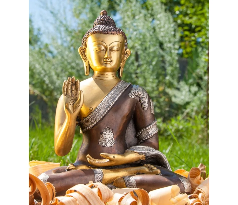 Statue - Amogasiddhi Buddha - Messing sitzend, 3 farbig ca. 25 cm