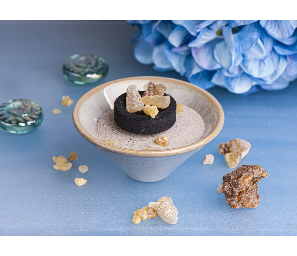 Räucherschale - V-förmig in hellblauer Keramik ca. 10 x 5 cm