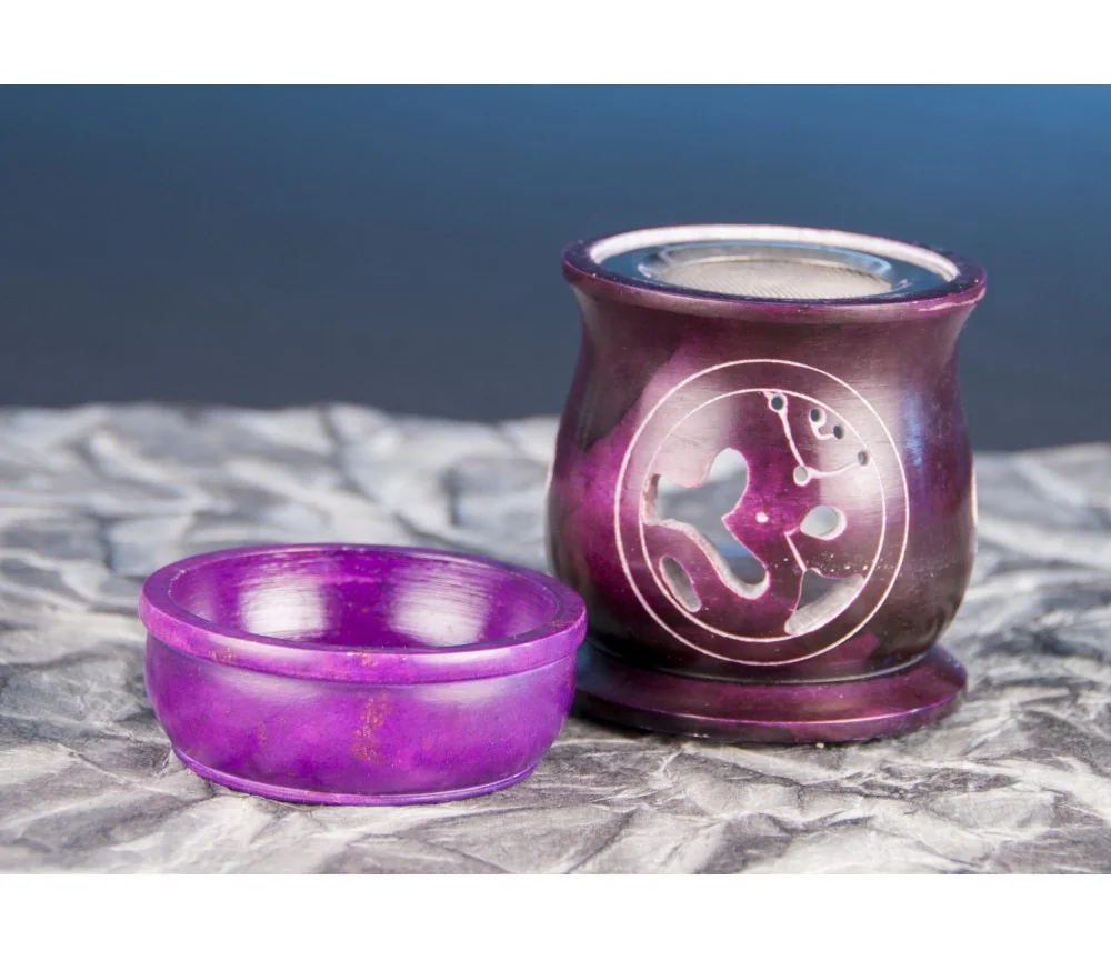 Aromalampe & Räuchergefäß in 1 "OM" mit Sieb violett aus Speckstein