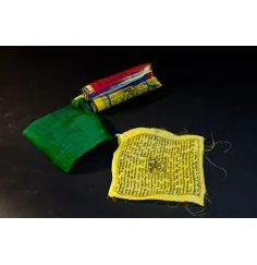 Tibetische Gebetsfahnen mittel 23x23cm - 25 Fahnen - 5,75m Länge