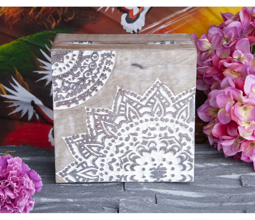 Holztruhe Schatz - & Holzbox - Mandala Silber, groß Mangoholz ca. 17,5x17,5x8,5 cm
