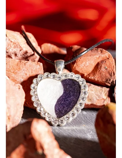 Kette mit Anhänger - Ying Yang Herz mit gewachster Baumwollkette 50cm