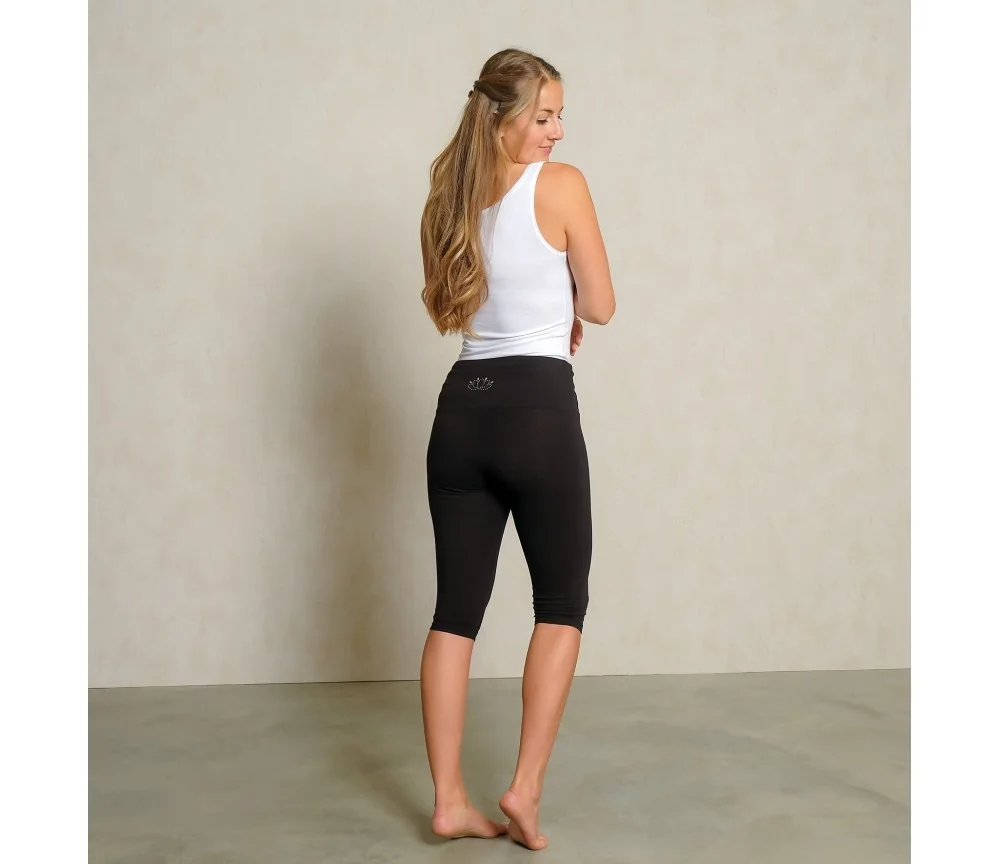 Spirit of OM - Yoga Leggings Capri - schwarz
