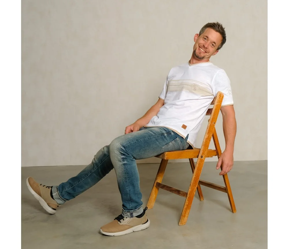 Spirit of OM - T-Shirt men Planet protect - weiß/sand