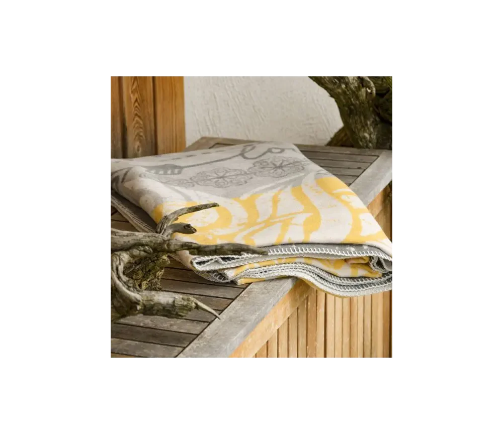 Spirit of OM - Kuscheldecke Lotus - gelb/grau