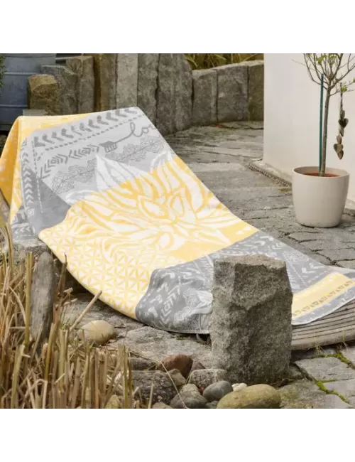 Spirit of OM - Kuscheldecke Lotus - gelb/grau