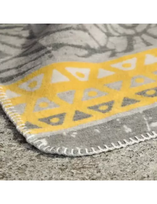 Spirit of OM - Kuscheldecke Lotus - gelb/grau