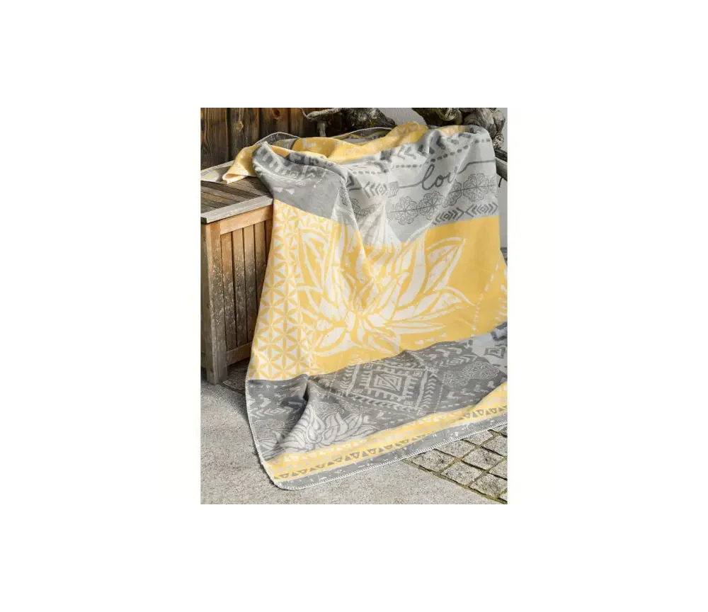 Spirit of OM - Kuscheldecke Lotus - gelb/grau