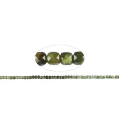 Heilstein & Edelstein-Strang - Würfel, Granat grün (Grossular), facettiert, 04mm