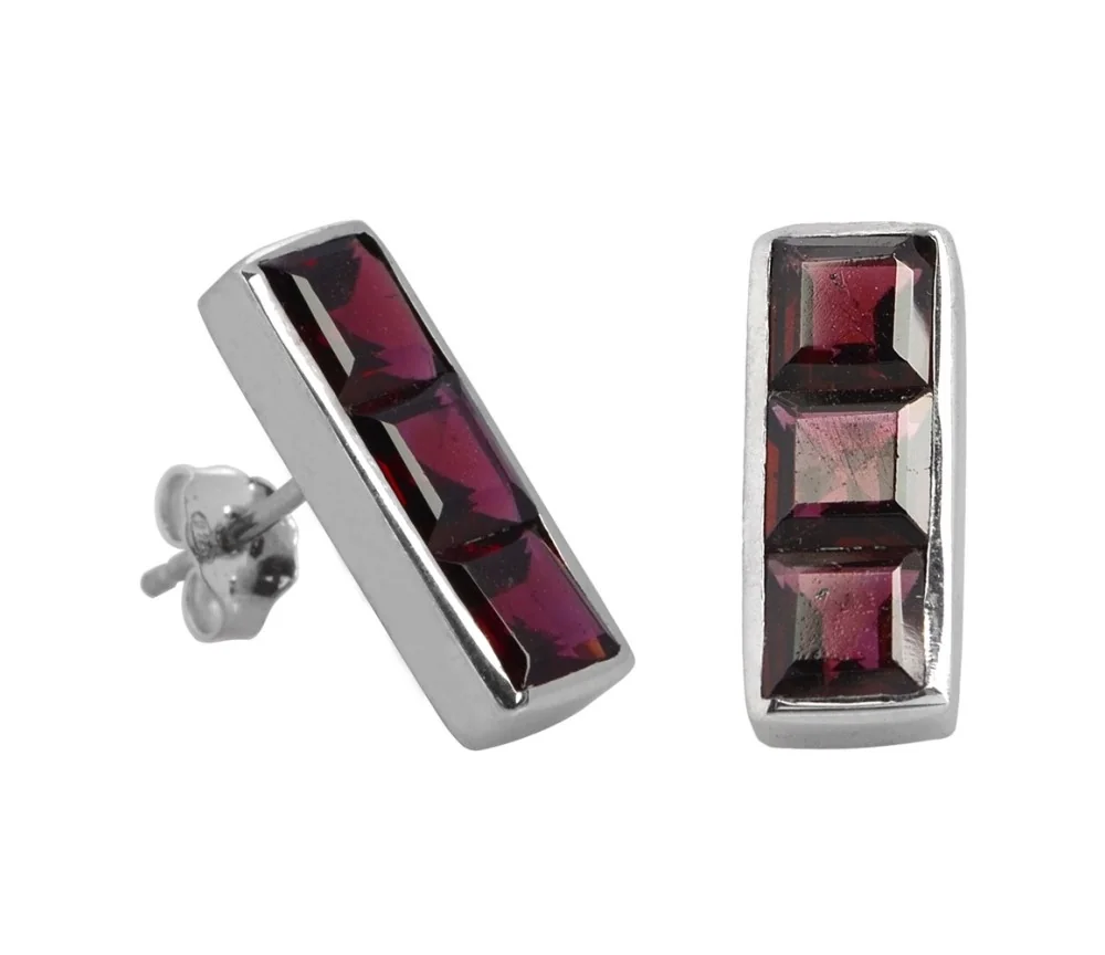 Heilsteine & Edelsteine - Ohrstecker - Granat, facettierte Quadrate (3 St.), 1,4cm, rhodiniert
