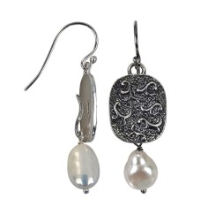 Ohrringe - Rankenzierde Perle weiß, 5,6cm, teilweise geschwärzt