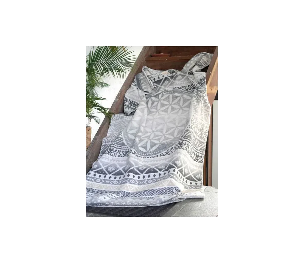 Spirit of OM - Kuscheldecke Blume des Lebens - grau