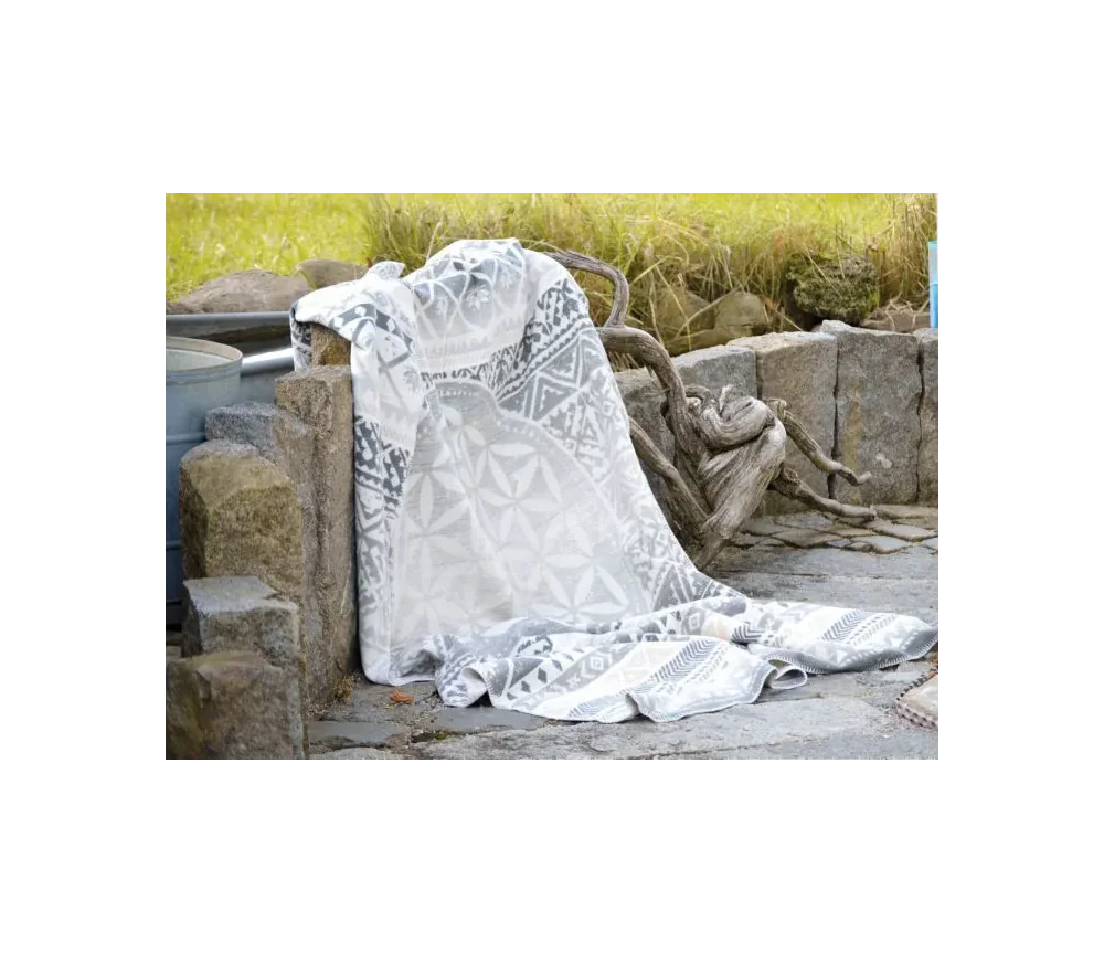 Spirit of OM - Kuscheldecke Blume des Lebens - grau