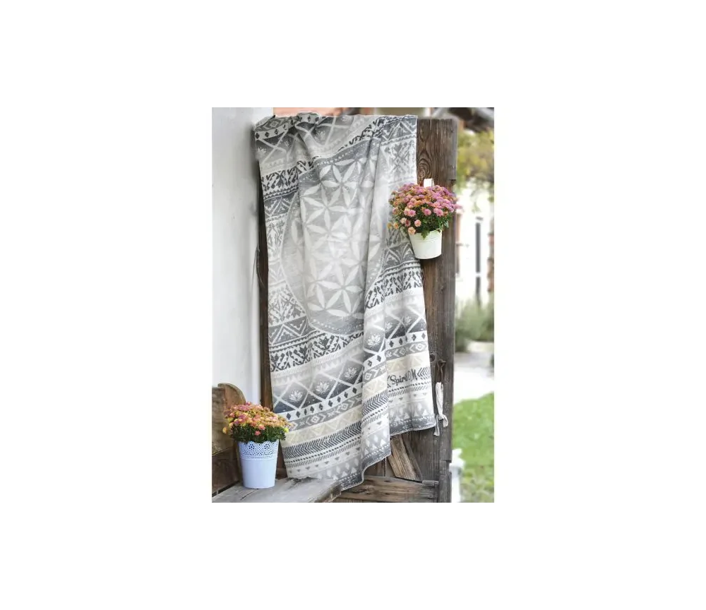 Spirit of OM - Kuscheldecke Blume des Lebens - grau