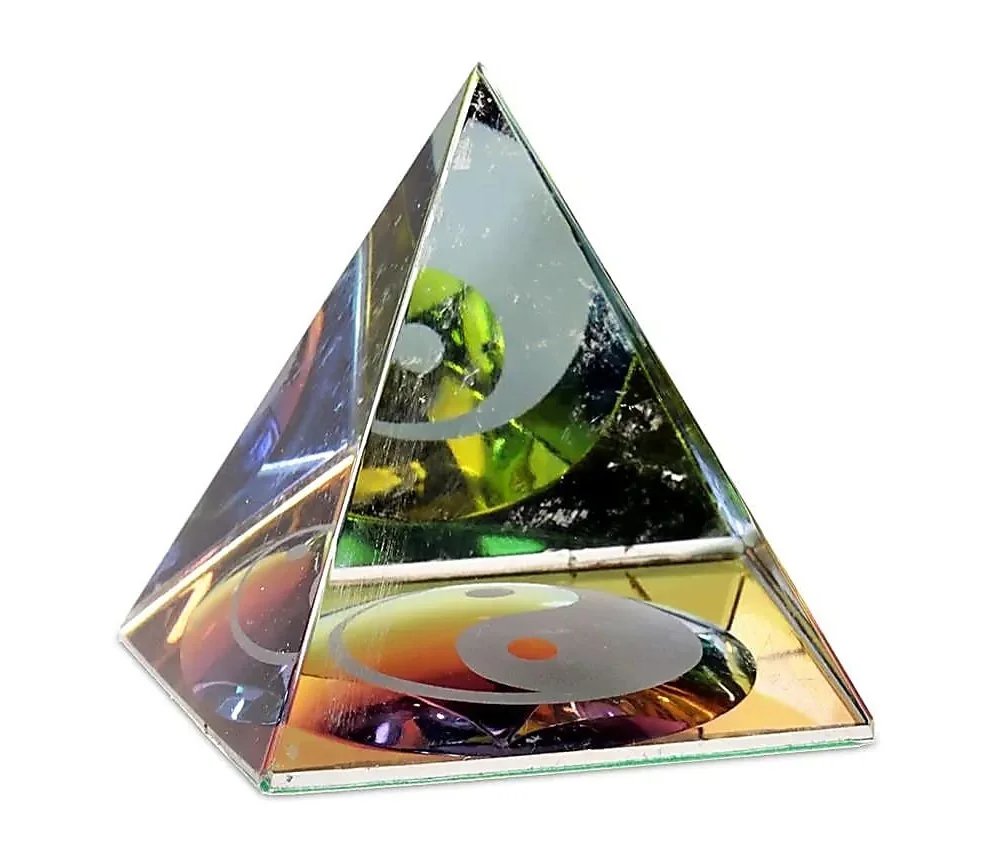 Dekoration - Kristall - Pyramide - Ying & Yang - bunter Kern - ca. 6,5x5,5x5,5cm