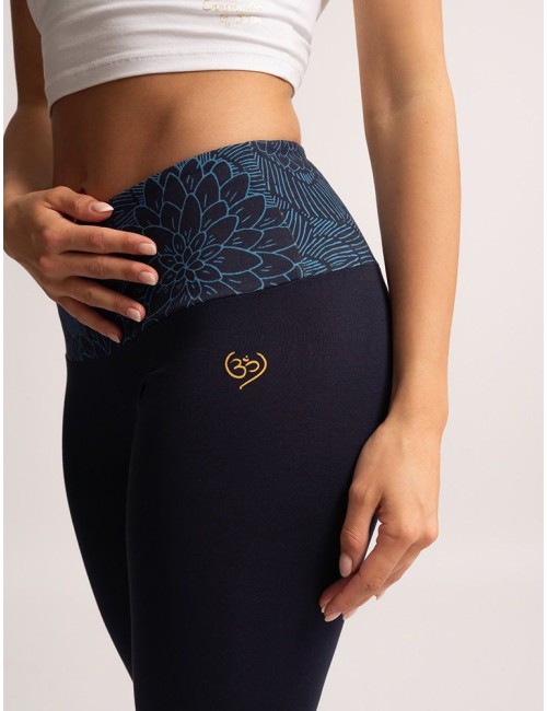 Spirit of OM - Yoga Leggings Capri Madhya Madhu - tiefblau