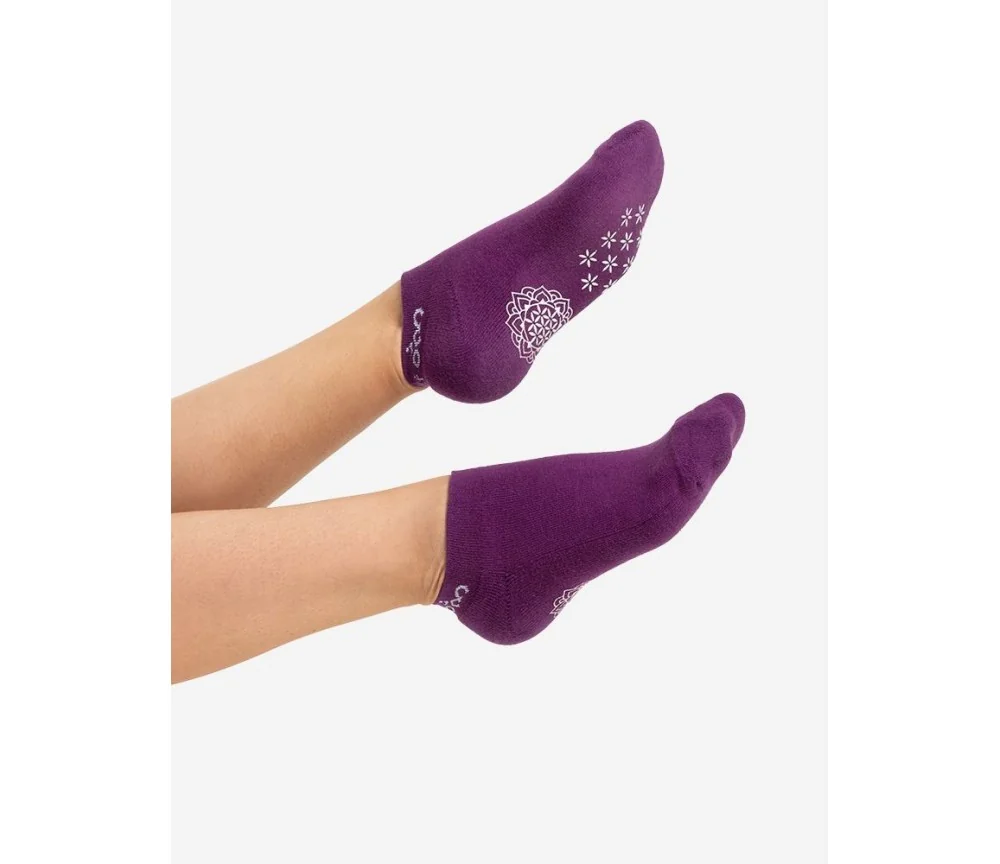 Spirit of OM - rutschfeste Yoga Socken Adhara - viola-weiß