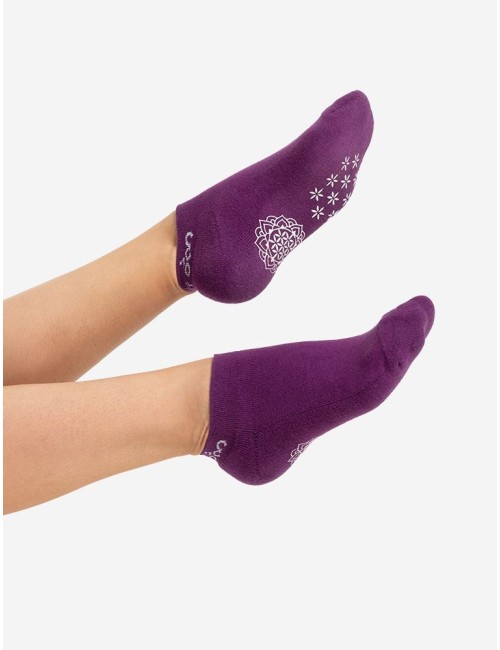 Spirit of OM - rutschfeste Yoga Socken Adhara - viola-weiß