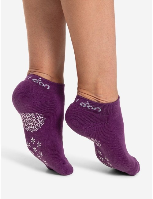 Spirit of OM - rutschfeste Yoga Socken Adhara - viola-weiß