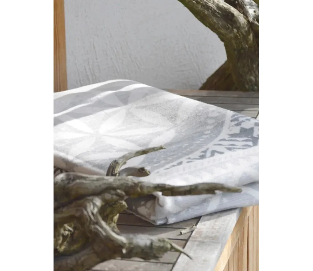 Spirit of OM - Kuscheldecke Blume des Lebens - grau